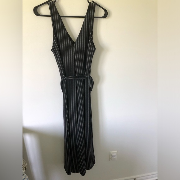 Mira & Co Jumpsuit - Picture 4 of 6